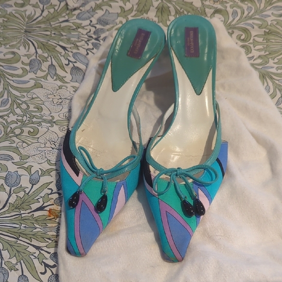 Emilio Pucci Silk Blue and Green Patterned Mules - Picture 3 of 10